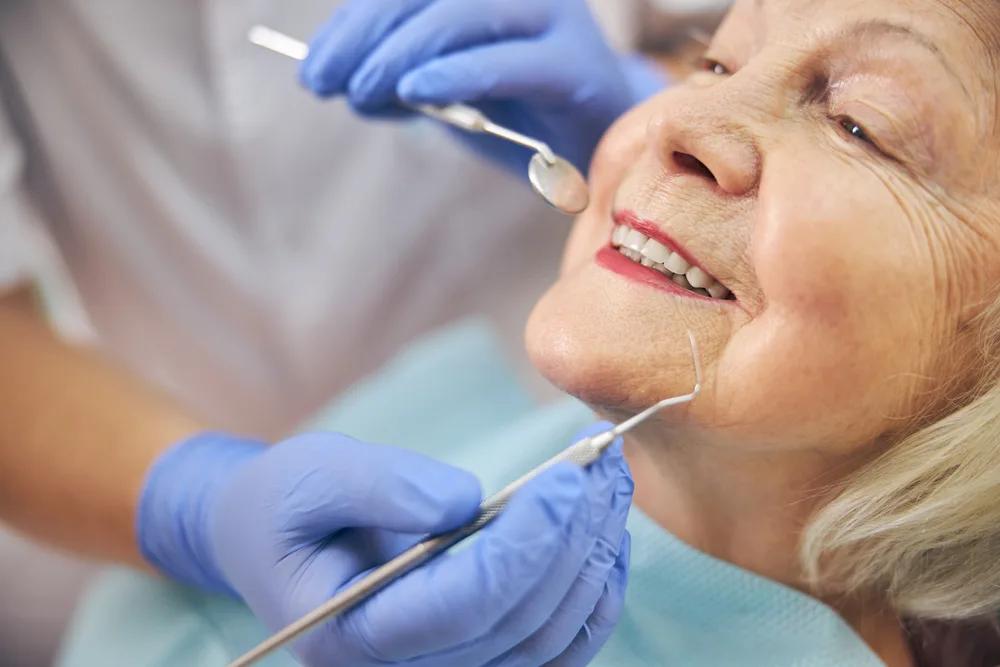 Get a Fixed Alternative to Dentures with Dental Implants in Nottingham