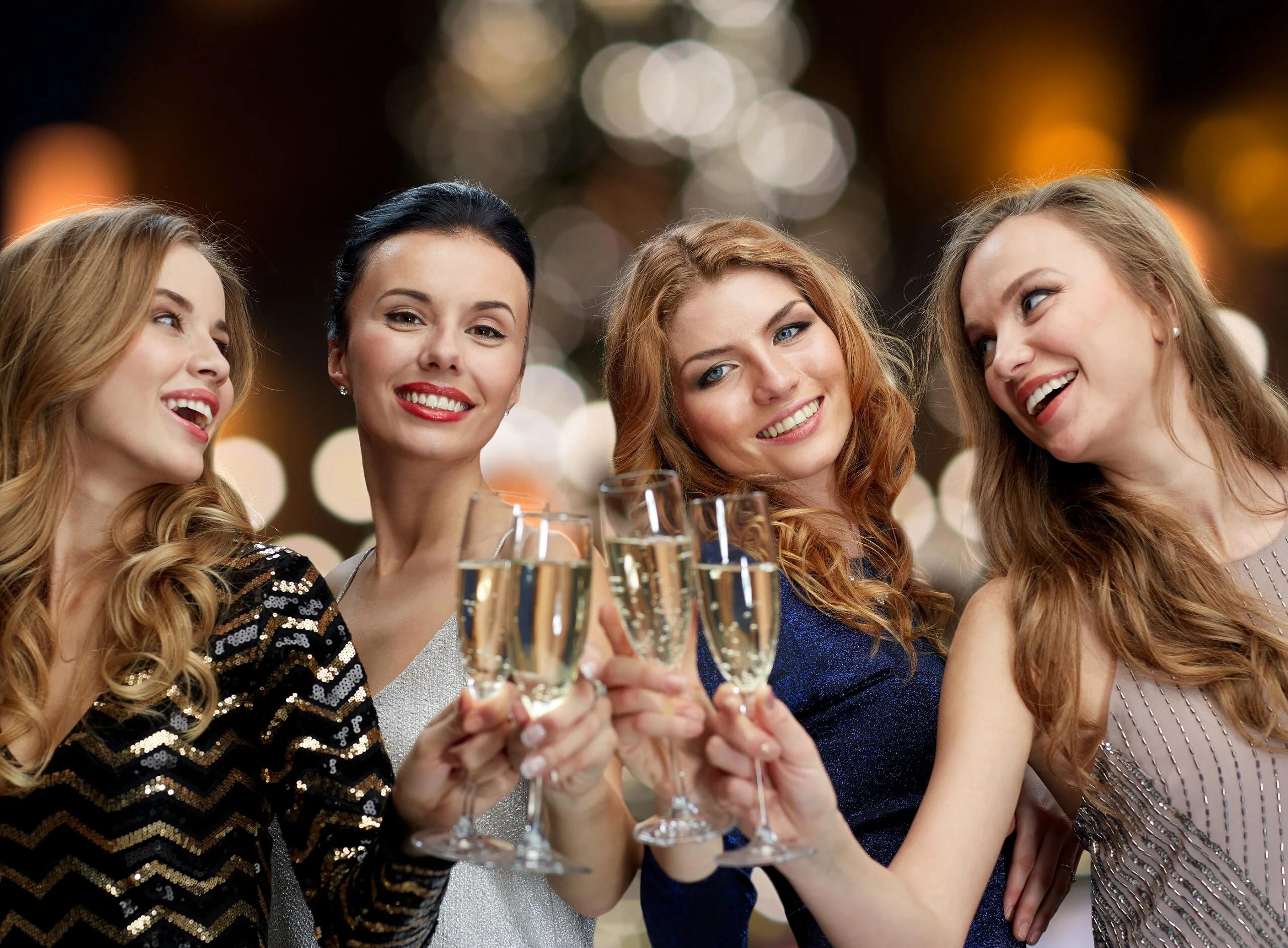 Dreaming of a White Christmas? Safe Teeth Whitening Tips for Party Season